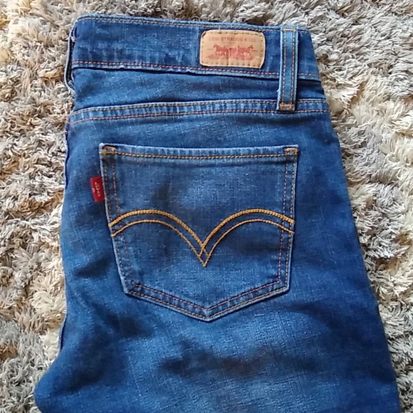 Levi's Jeans - Picture 3 of 6